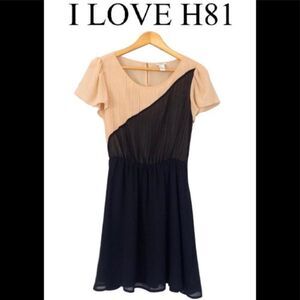 𝅺i Love H81 beige black short sleeve pleated chiffon mini dress size medium